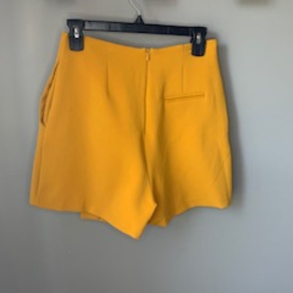ASOSTall - Mustard - Pleated Skort - Picture 2 of 2